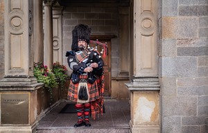 Norton_House_Piper_1