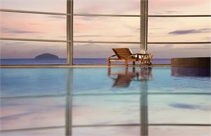 turnberry poolside