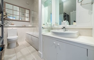 Luxury Apartment Bathroom 2